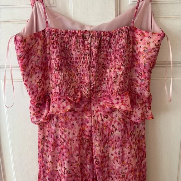 ASTR the label Olina pink ditsy floral dress🌸🌺 - Picture 5 of 7
